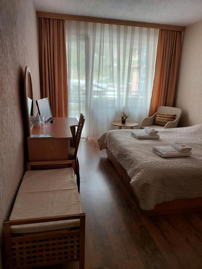 Хотел Лагуна Dospat Extérieur photo